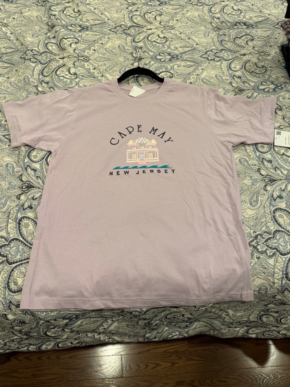 Ladies Medium Lavender Cape May New Jersey Graphic Tee NWT